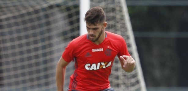 Craque da Copinha 2016, o atacante Felipe Vizeu treina na Gávea com o Flamengo - Gilvan de Souza/ Flamengo