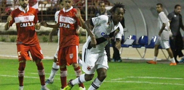 Vasco bateu o CRB no primeiro turno com um gol olímpico de Andrezinho - Carlos Gregório Jr/Vasco.com.br