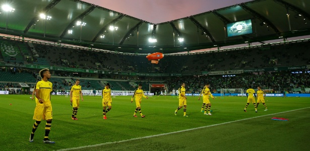 Estádio do Wolfsburg foi esvaziado a uma hora da partida  - AFP