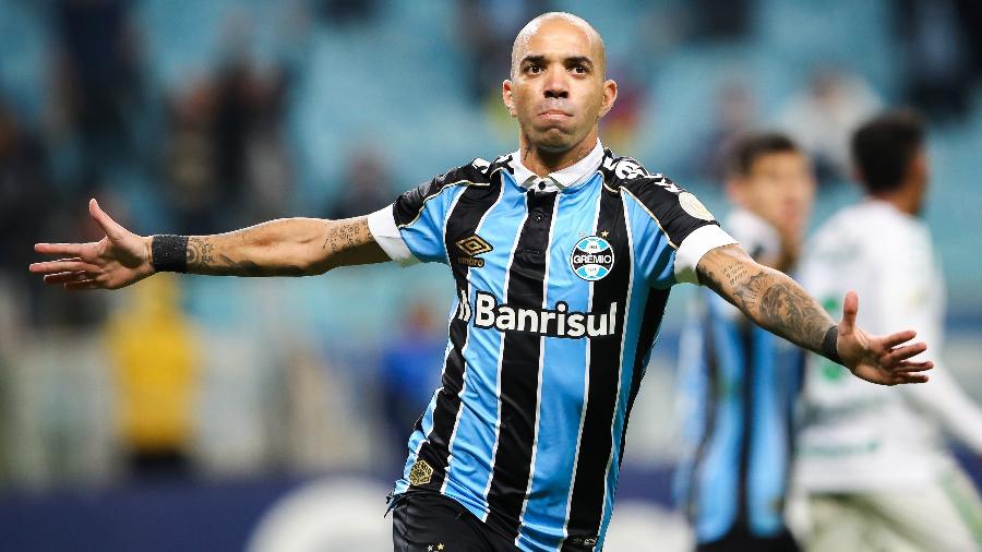 Diego Tardelli foi investimento alto do Grêmio no início de 2019 no mercado da bola - Pedro H. Tesch/AGIF