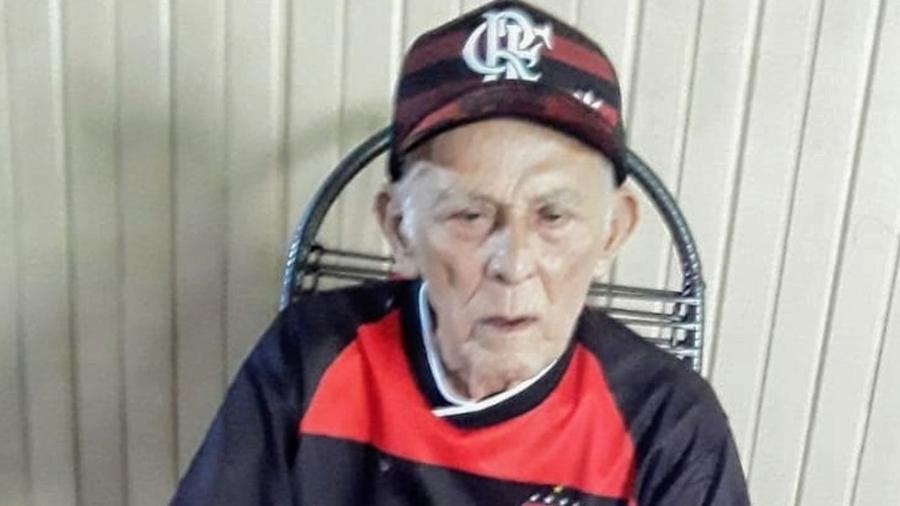 Idoso de 102 anos sobrevive à covid e deixa hospital sob hino do Flamengo - arquivo pessoal