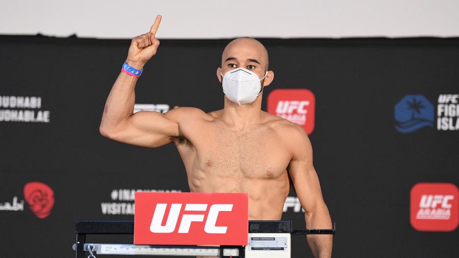 Marlon Moraes, durante a pesagem do UFC na Ilha da Luta - Josh Hedges/Zuffa LLC