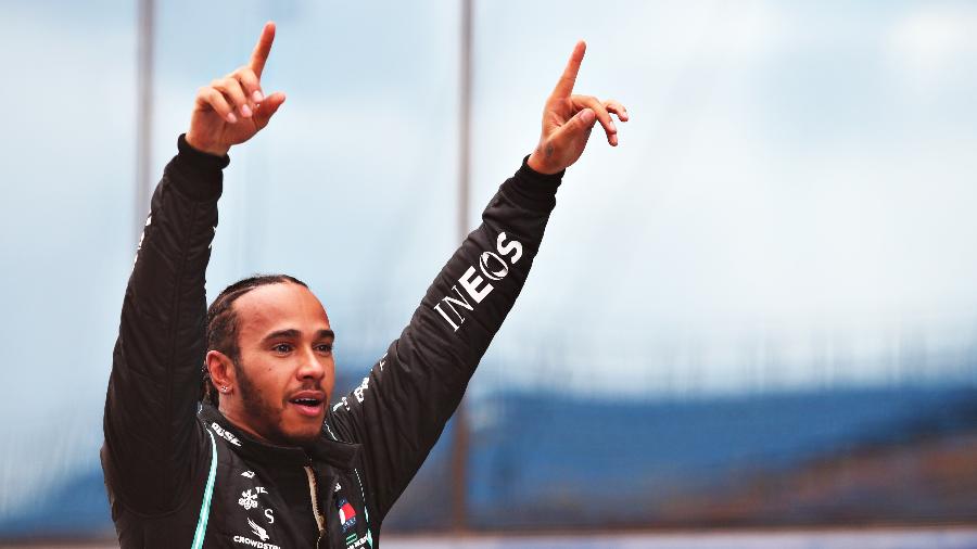 Lewis Hamilton se emociona com o heptacampeonato na F-1 - Pool/Getty Images