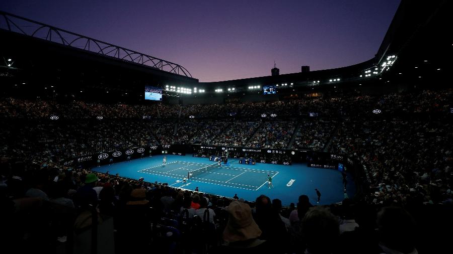 Jogadores de tênis não vacinados serão permitidos a entrar no país para disputar o Aberto da Austrália em janeiro - Reuters