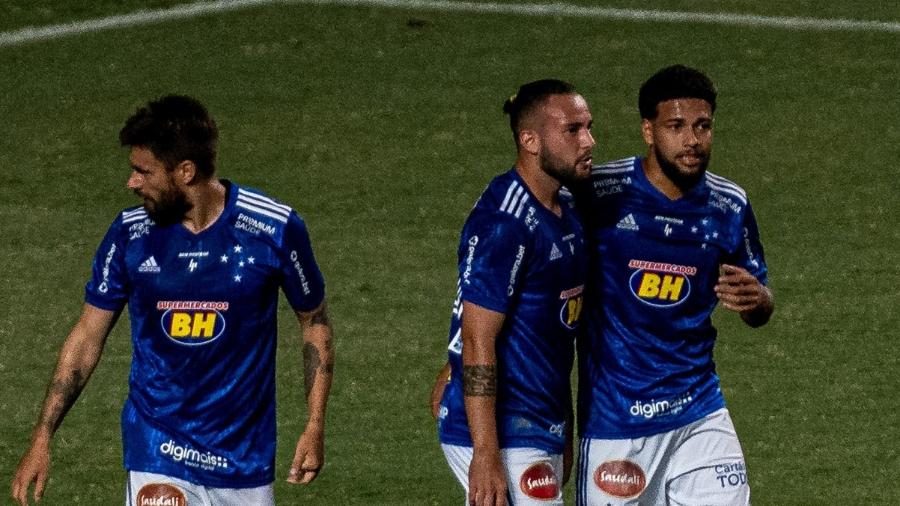 Jogadores do Cruzeiro comemoram gol contra o Operário-PR na Série B - Alessandra Torres/AGIF