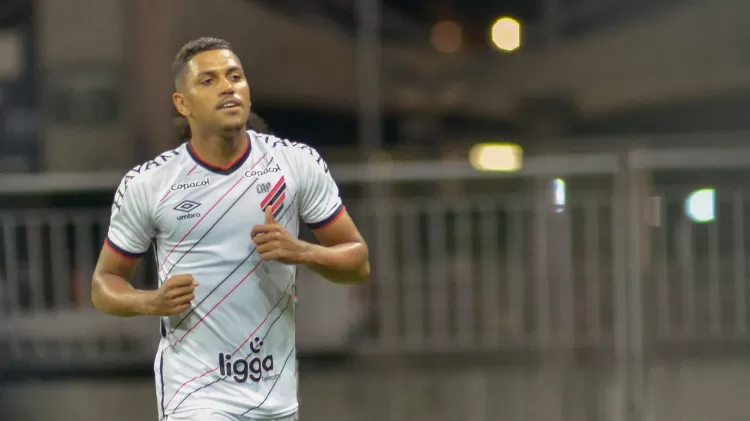 Pedro Rocha, do Athletico-PR, comemora seu gol durante partida contra o Bahia pela Copa do Brasil - Jhony Pinho/AGIF - Jhony Pinho/AGIF