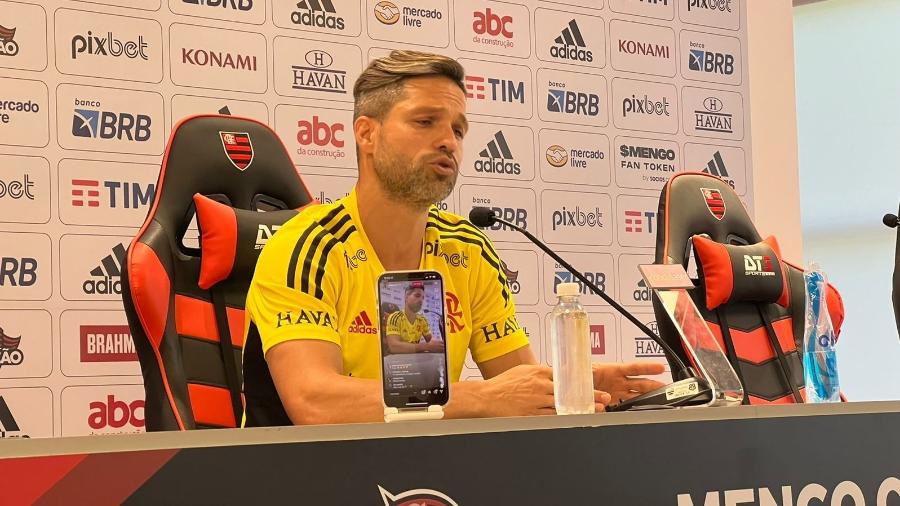 Diego Ribas, durante anúncio de sua saída do Flamengo ao término do contrato - Letícia Marques/UOL