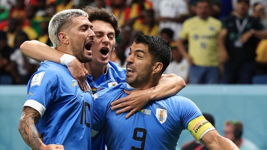 Jogadores do Uruguai comemoram gol sobre Gana na Copa do Mundo - Buda Mendes/Getty Images