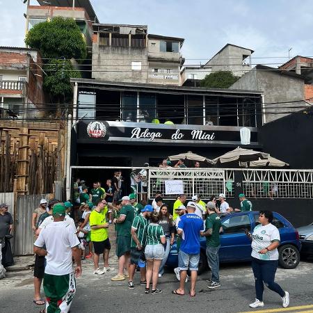 Adega do Miai, comércio em frente a Arena Barueri