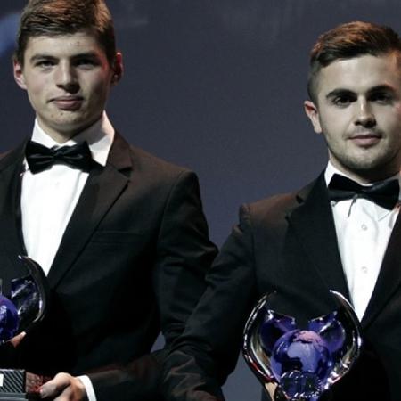 Verstappen e Joyner na premiação da FIA, em 2013