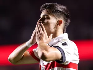 São Paulo vira sobre Fluminense em jogo com gol contra, trapalhada e treta
