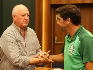 Felipão visita delegação do Palmeiras às vésperas de jogo contra Inter