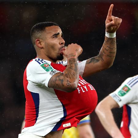 Crystal Palace e Arsenal se enfrentam neste sábado (21)