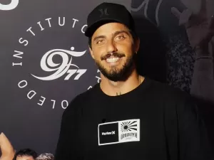 Filipinho lança instituto e busca formar campeões na 'capital do surfe'