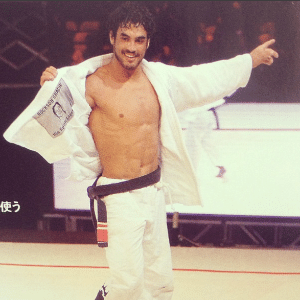 Rickson Gracie - “Na vida, existem opções de viver bem; ser feliz