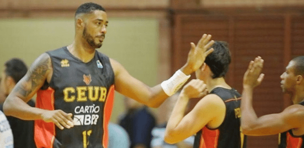 Fab Melo em seu último clube, o Brasília - Divulgação