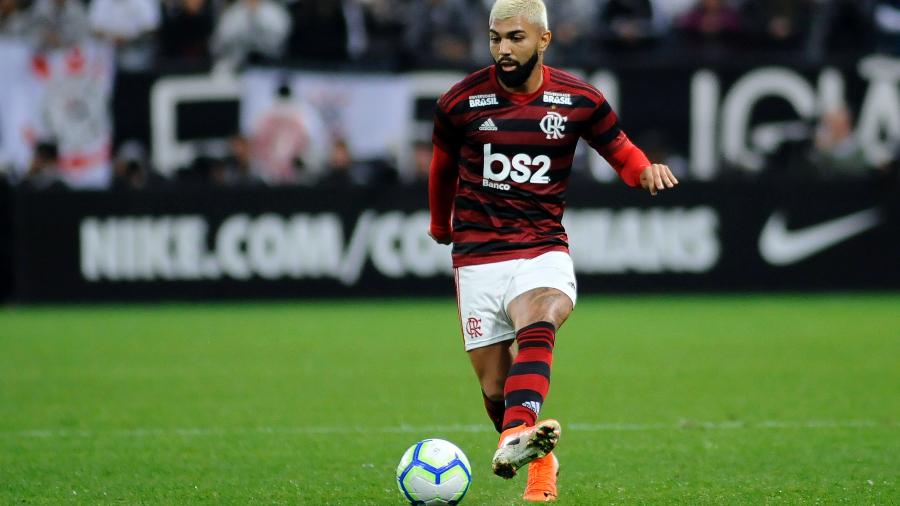 Gabigol tenta jogada na partida entre Flamengo e Corinthians pela Copa do Brasil - Alan Morici/AGIF