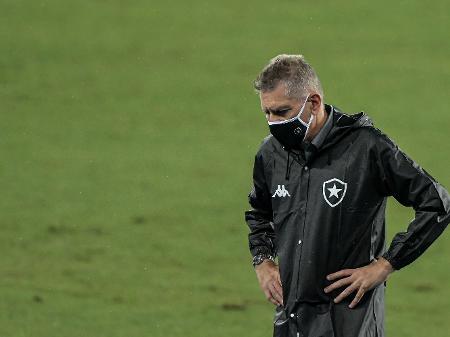 Botafogo define saída de Paulo Autuori