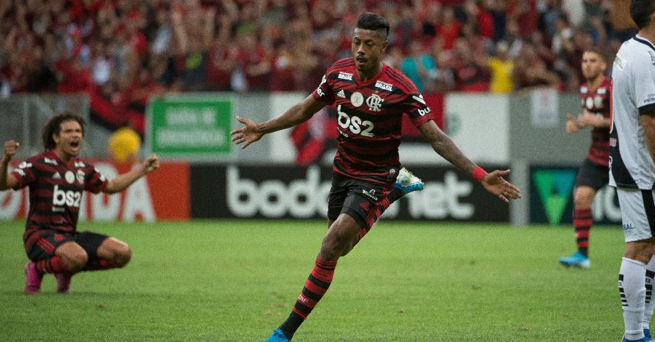 Bruno Henrique comemora o gol pelo Flamengo contra o Vasco na goleada por 4 x 1 em 2019