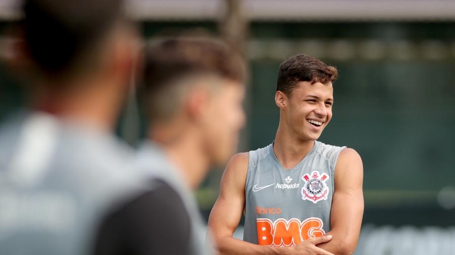 Matheus Araújo, de apenas 18 anos, é convocado por Mancini para defender o Corinthians diante do Inter  - Rodrigo Coca/ Ag. Corinthians 