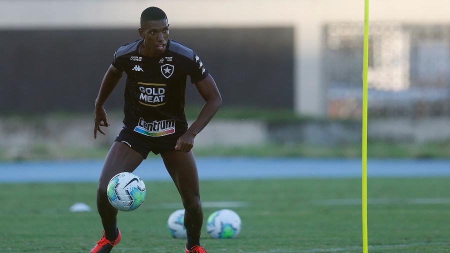 Kanu, zagueiro do Botafogo - Vitor Silva/Botafogo