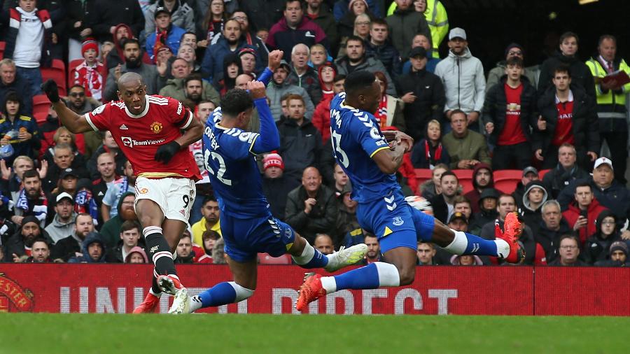 Martial, do Manchester United, em campo contra o Everton - Matthew Peters/Manchester United via Getty Images