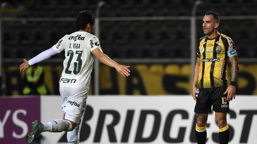 Raphael Veiga comemora gol do Palmeiras sobre o Táchira, pela Libertadores - Staff Images/Conmebol
