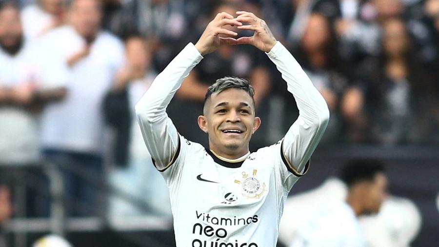Corinthians pode receber valor milionário em venda de Adson ao Vasco