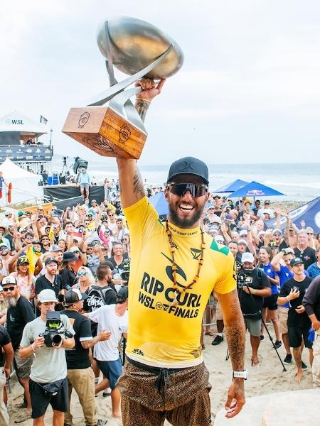 Filipe Toledo celebra seu primeiro título mundial de surfe - World Surf League