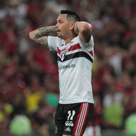 Luciano, atacante do São Paulo, lamenta lance durante duelo com o Flamengo, pela semifinal da Copa do Brasil - Rubens Chiri / saopaulofc.net