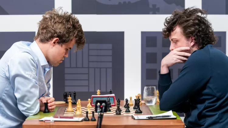 Magnus Carlsen e Hans Niemann, durante partida de xadrez - Crystal Fuller / Grand Chess Tour - Crystal Fuller / Grand Chess Tour