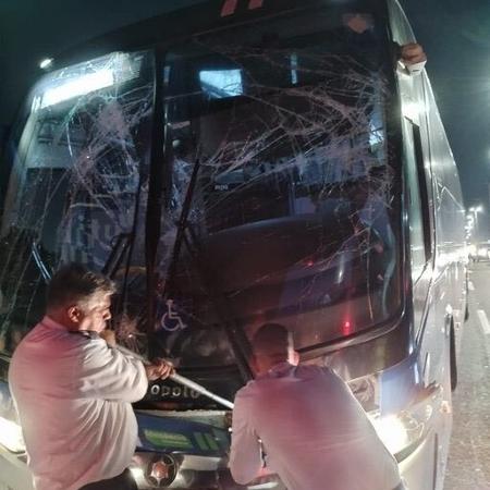 Ônibus que levavam jogadores do Racing ao Maracanã se envolveram em acidente de trânsito - Reprodução/Twitter