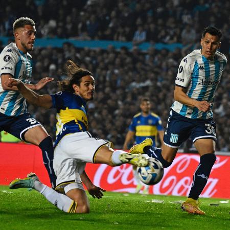Cavani, atacante do Boca Juniors, no jogo contra o Racing, pelas quartas da Libertadores