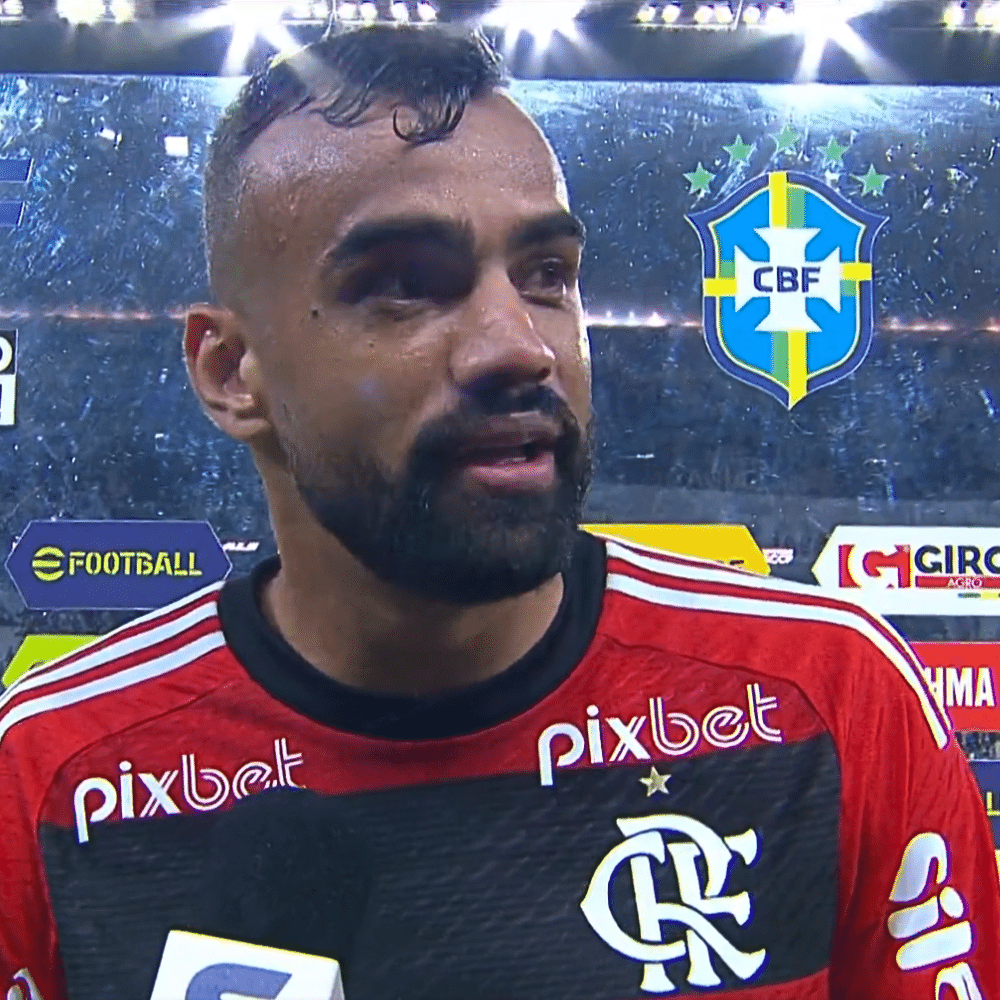 MRN - Notícias do Flamengo on X: A namorada do Wesley, Larissa