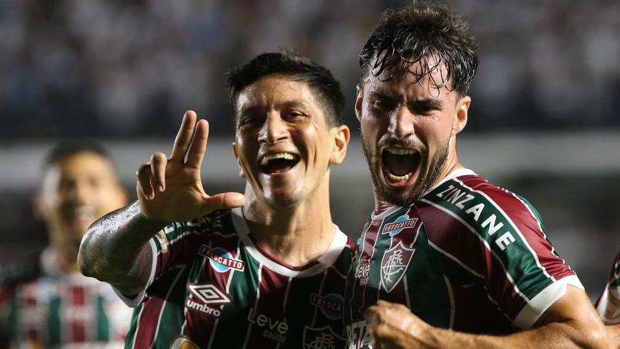 Cano comemora gol em Santos x Fluminense, jogo do Campeonato Brasileiro