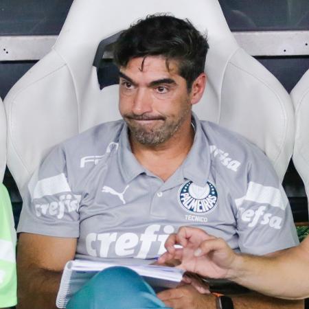 Abel Ferreira, técnico do Palmeiras, durante jogo contra o Fortaleza - Lucas Emanuel/AGIF