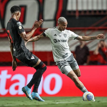 Deyverson em ação durante jogo entre Atlético-MG e Atlético-GO pelo Brasileirão - Pedro Souza / Atletico