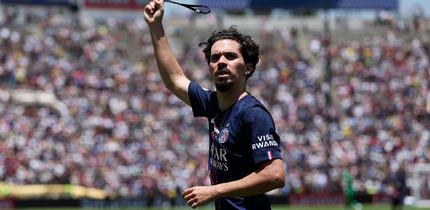 Botafoguenses encontram Vitinha e perguntam sobre Marlon Freitas; veja