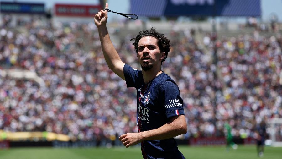 Vitinha comemora gol marcado pelo PSG - HARRY HOW/Getty Images via AFP