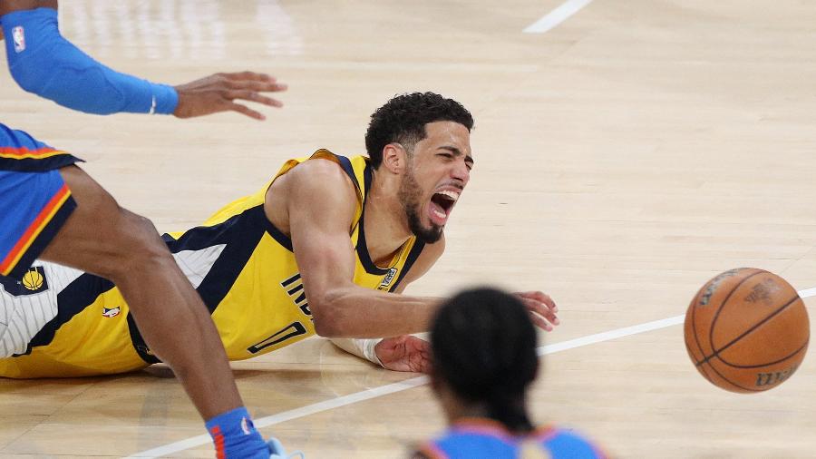 Tyrese Haliburton, do Indiana Pacers, chora após lesão em confronto contra o Oklahoma City Thunder, pela NBA Tyrese Haliburton, do Indiana Pacers, chora após lesão em confronto contra o Oklahoma City Thunder, pela NBA