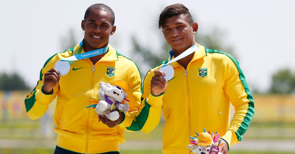 Erlon de Souza e Isaquias Queiroz conquistaram a medalha de prata da canoagem C2-1000m