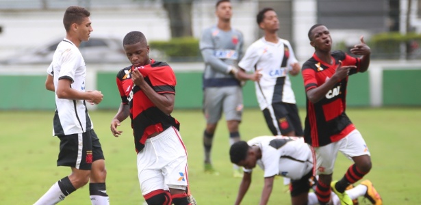 Equipe venceu o rival por 6 a 1 nesta quarta 916)  - Gilvan de Souza / Flamengo