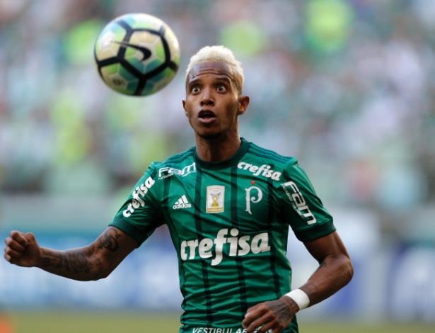 Tchê Tchê será quem mais atuou pelo Palmeiras no Brasileirão - Daniel Vorley/AGIF