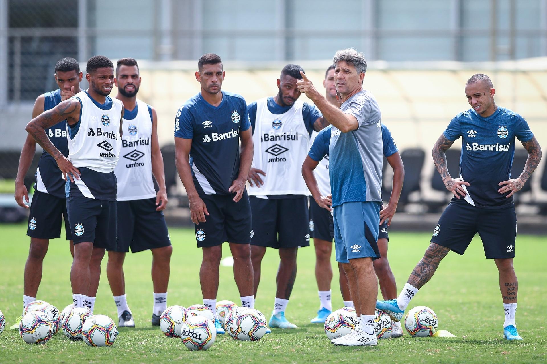 Sem espaço no Grêmio, jogador deve acertar a sua saída do clube; confira