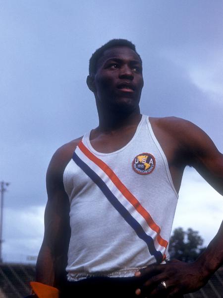 Rafer Johnson tinha 86 anos e foi campeão olímpico no decatlo nos Jogos Olímpicos de Roma, em 1960 - Hy Peskin/Getty Images