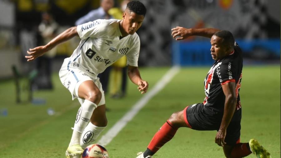 Ângelo em duelo entre Santos x Botafogo-SP - Divulgação
