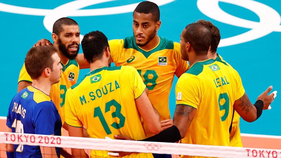Jogadores da seleção brasileira masculina de vôlei, contra a Rússia - REUTERS/Carlos Garcia Rawlins