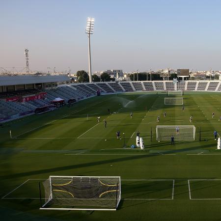 Seleção da Inglaterra treina cobrança de pênalti em rede com obstáculo especial (à esq) - Eddie Keogh - The FA/The FA via Getty Images