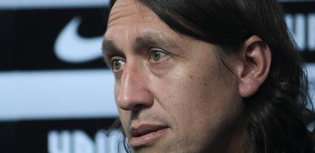 Cássio relembra ameaças da torcida corintiana, mas rejeita mágoas.