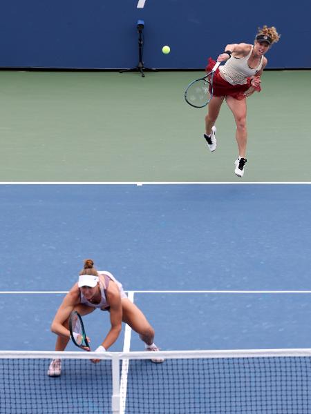 Laura Siegemund (alto) e Beatriz Haddad Maia na chave de duplas do US Open de 2024